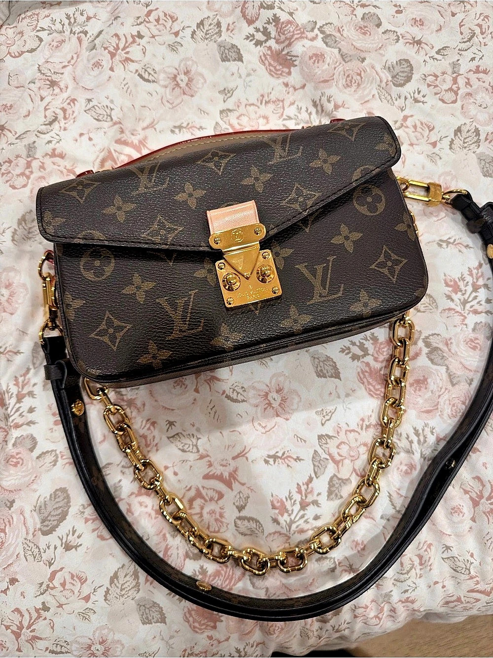 Louis Vuitton Pochette Métis East-West Monogram Shoulder Bag in Brown & Gold